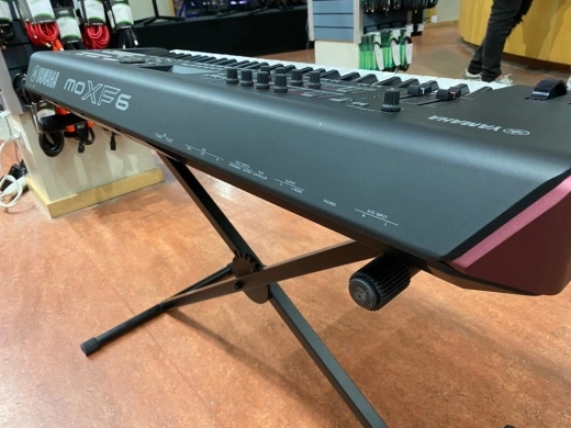 Yamaha - MOXF6 2